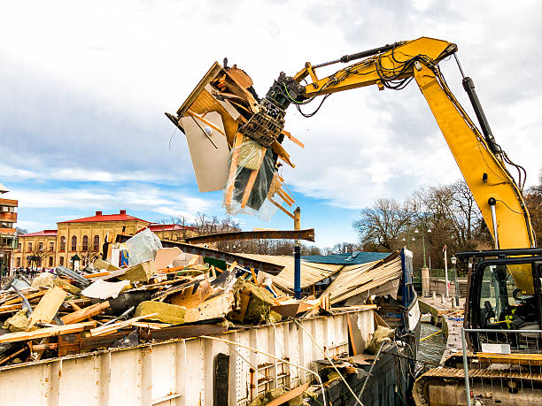 Best Local Junk Hauling  in Beloit, KS